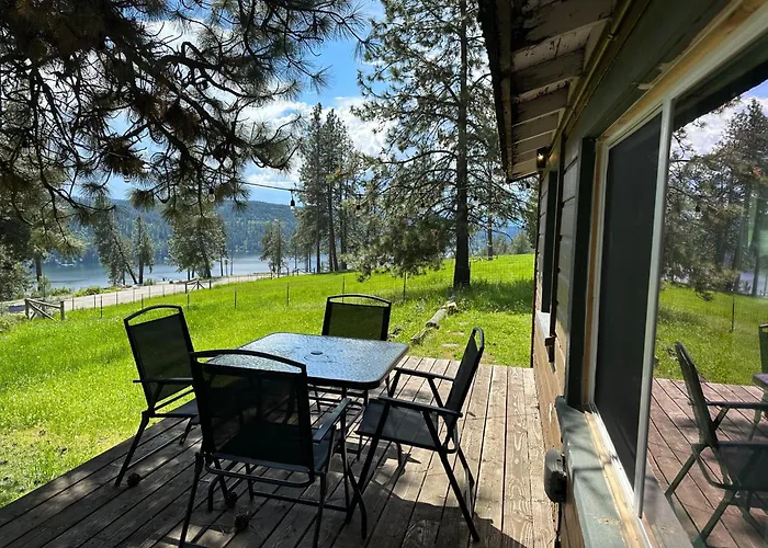 Cabin Getaway With Lake View!